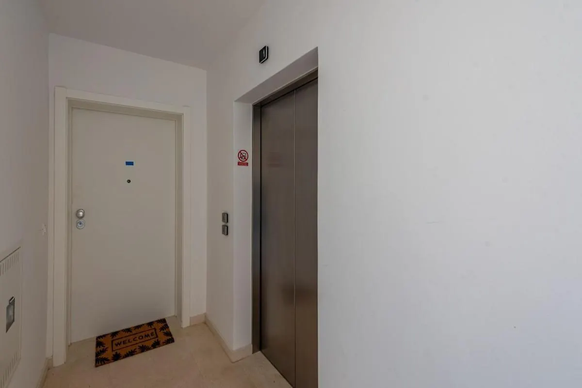 Modern Apartment With Whirlpool & Few Steps Away From The Beach - Borik, Zadar