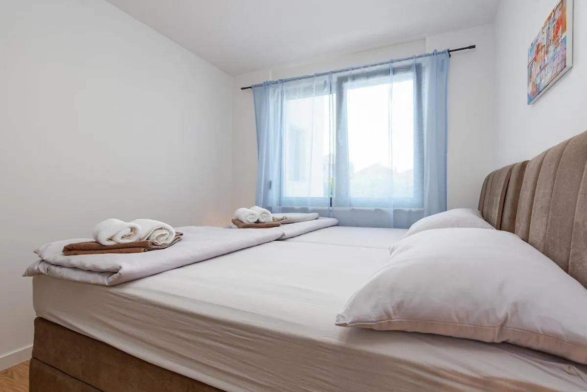 Modern Apartment With Whirlpool & Few Steps Away From The Beach - Borik, Zadar