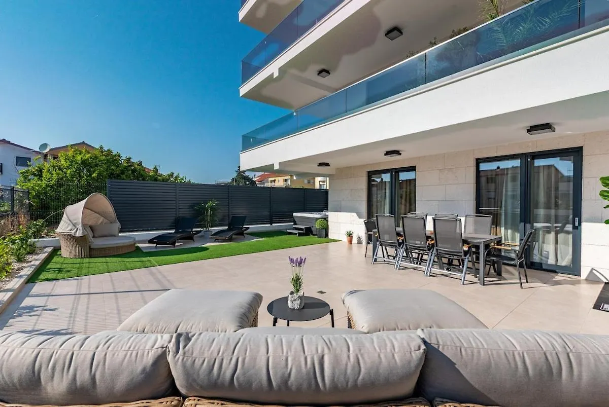 Modern Apartment With Whirlpool & Few Steps Away From The Beach - Borik, Zadar