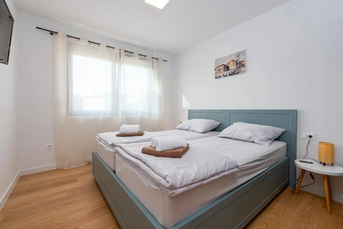 Modern Apartment With Whirlpool & Few Steps Away From The Beach - Borik, Zadar Croatia