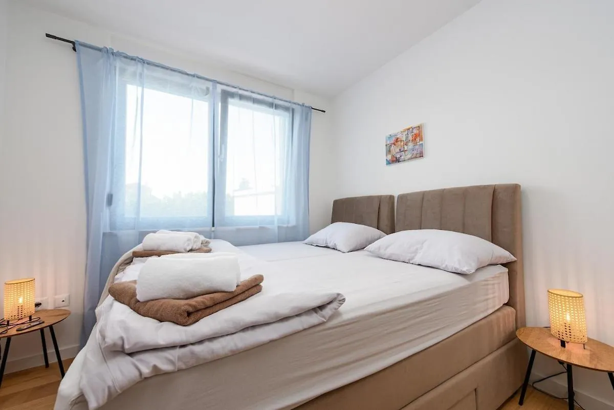 Modern Apartment With Whirlpool & Few Steps Away From The Beach - Borik, Zadar 0*,  Croatia