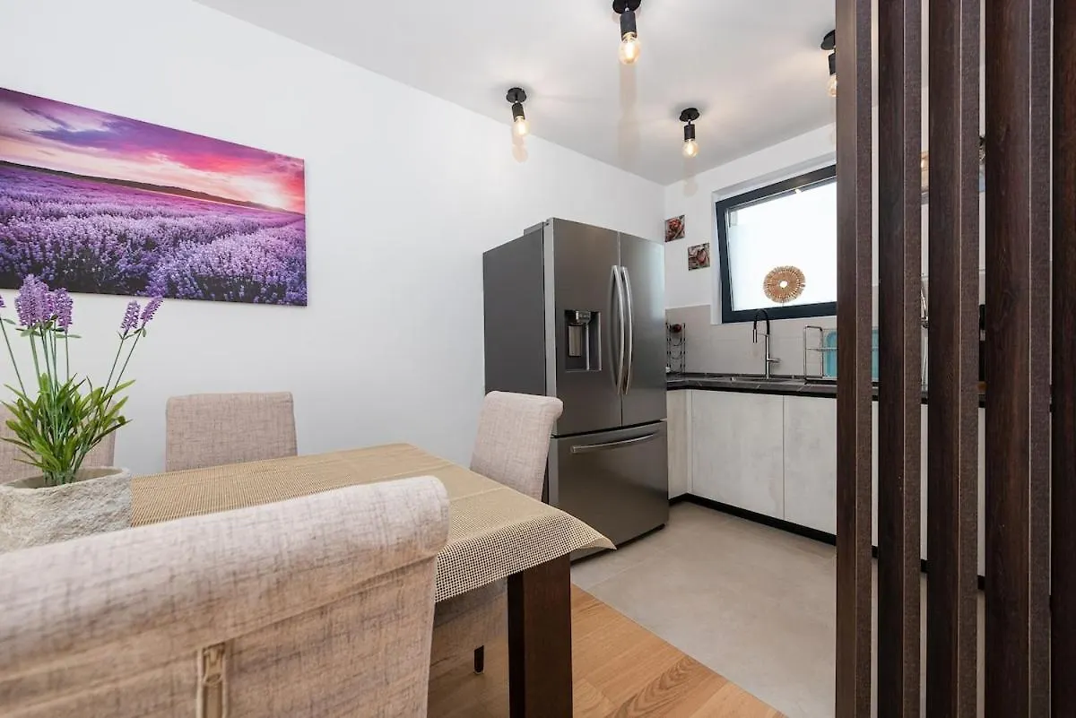 Modern Apartment With Whirlpool & Few Steps Away From The Beach - Borik, Zadar Croatia
